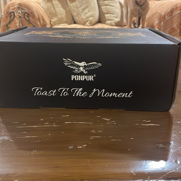 Decanter Set Engraved Unique Words, Best Anniversary or holiday Gift. - Picture 8 of 8